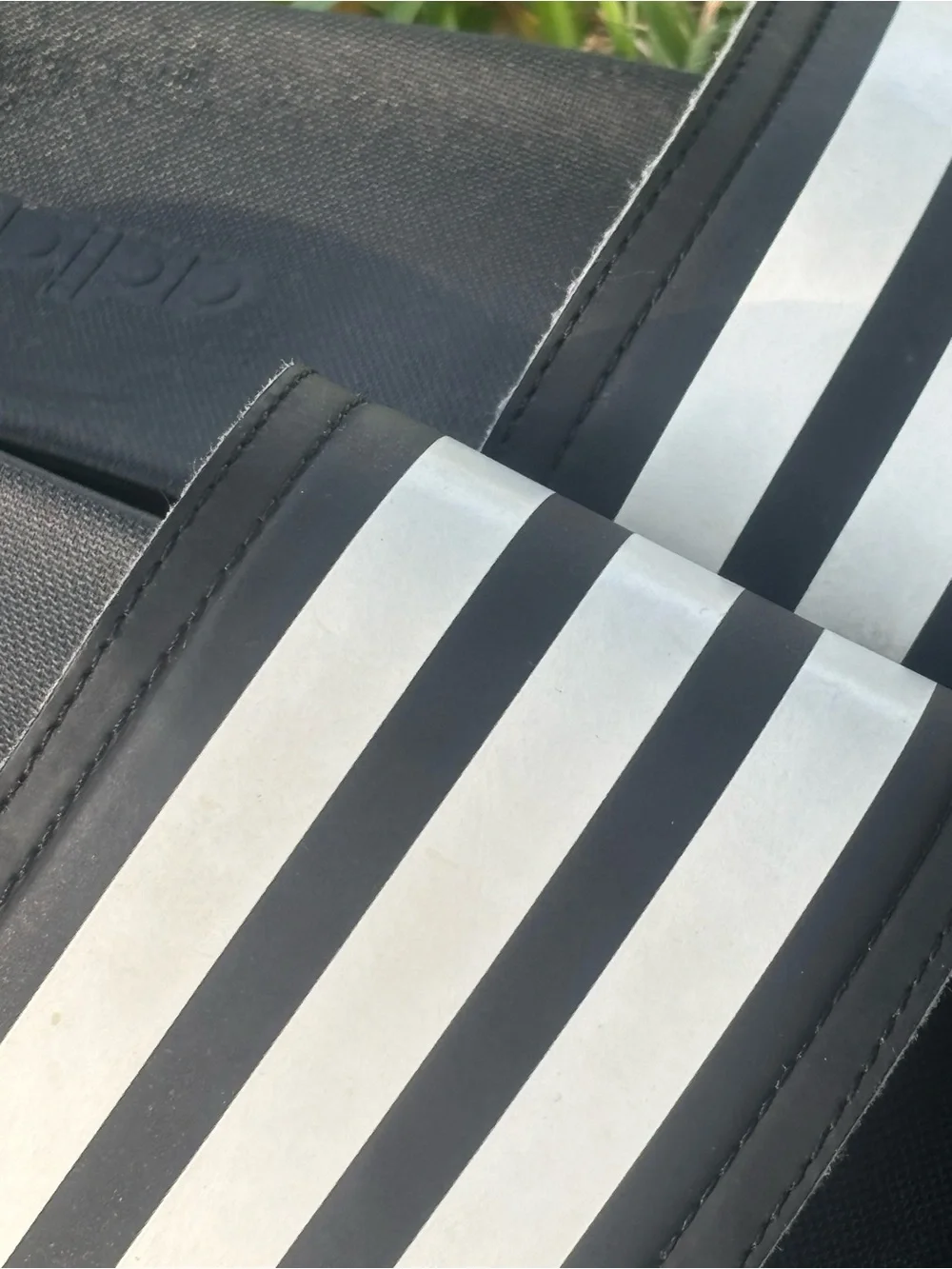Adidas Adilette is the sports slippers  a size 8